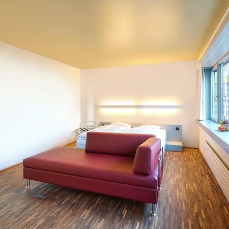 Dasbreitehotel Am Rhein Базель Экстерьер фото