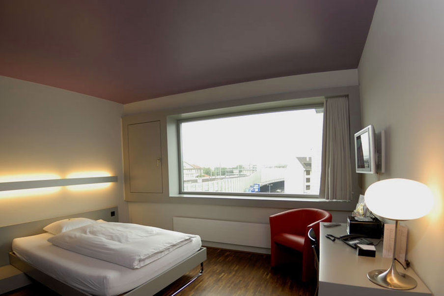 Dasbreitehotel Am Rhein Базель Экстерьер фото