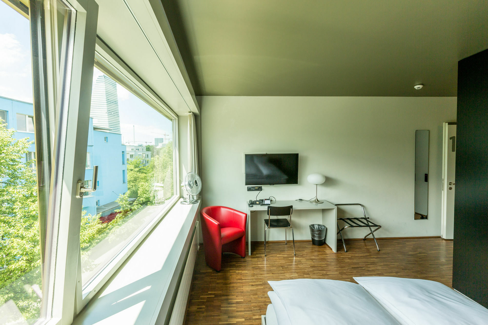 Dasbreitehotel Am Rhein Базель Экстерьер фото